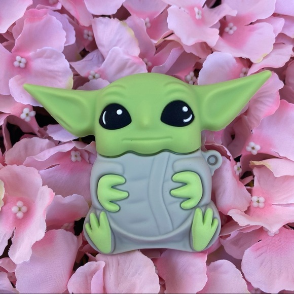 Baby Yoda AirPod Gen 1 Case - Picture 1 of 2